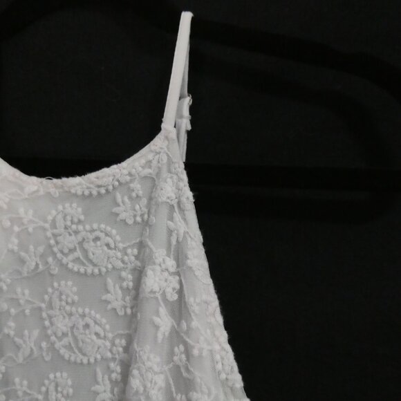 POL | medium | White Lined Floral Lace Adjustable Spaghetti Strap Dress - Picture 5 of 16